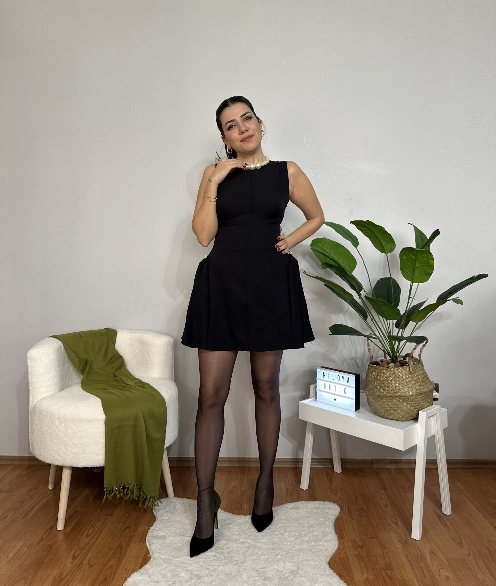 Diana İnci Detaylı Siyah Prenses Elbise